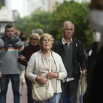 El Gobierno formalizó un aumento del 2,15% para jubilaciones y pensiones en julio