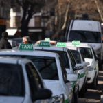 La Plata: taxistas pedirán elevar a 18 años la antigüedad máxima de los autos para seguir trabajando