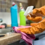 Empleo doméstico en octubre de 2026: cómo quedan las escalas salariales con el aumento del 1,7%